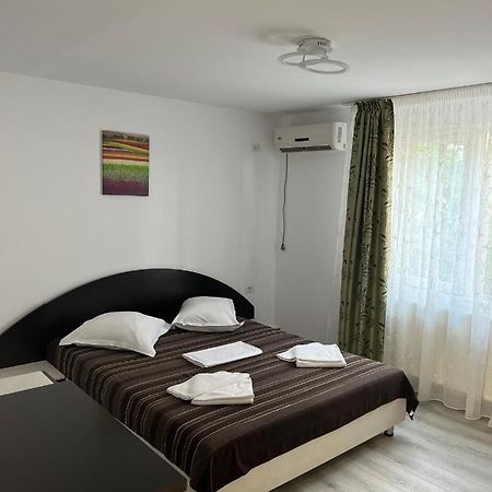 Vila Iris Mamaia Nord นาโวดาริ ภายนอก รูปภาพ