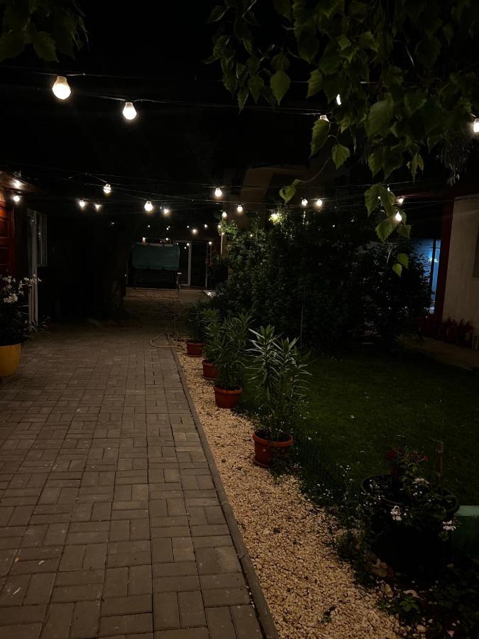 Vila Iris Mamaia Nord นาโวดาริ ภายนอก รูปภาพ